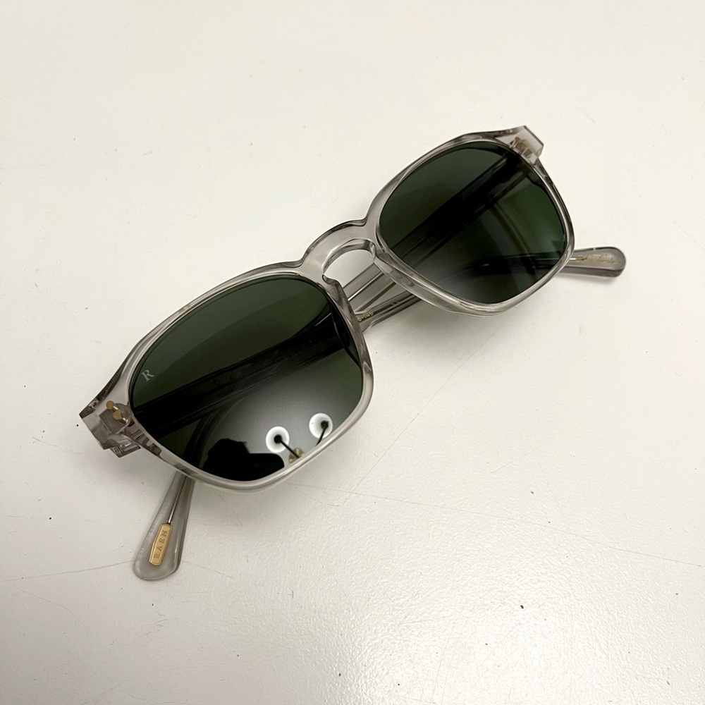 RAEN Aren Sunglasses
Fog Crystal / Bottle Green / 50
